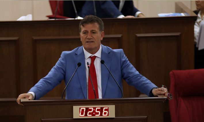 'Barikatların her iki yönde de aşılmaya çalışılması doğru değil'