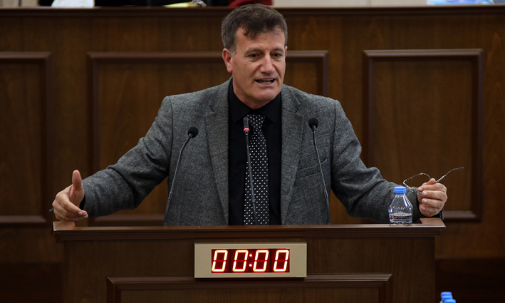 Arıklı: 'Başbakana birilerinin ülkede politika yapması gerektiğini hatırlatmasında fayda var'