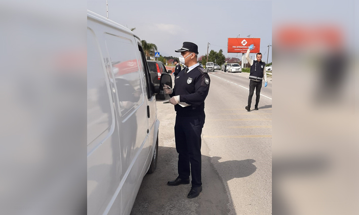 Sokağa çıkma yasağına uymayanlara karşı polis denetimleri sürüyor