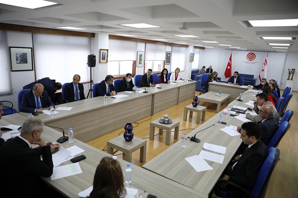 Cumhurbaşkanlığı seçiminin ertelenmesi görüşülüyor