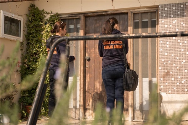 İskele Belediyesi'nden 65 yaş üstü için ilaç hizmeti