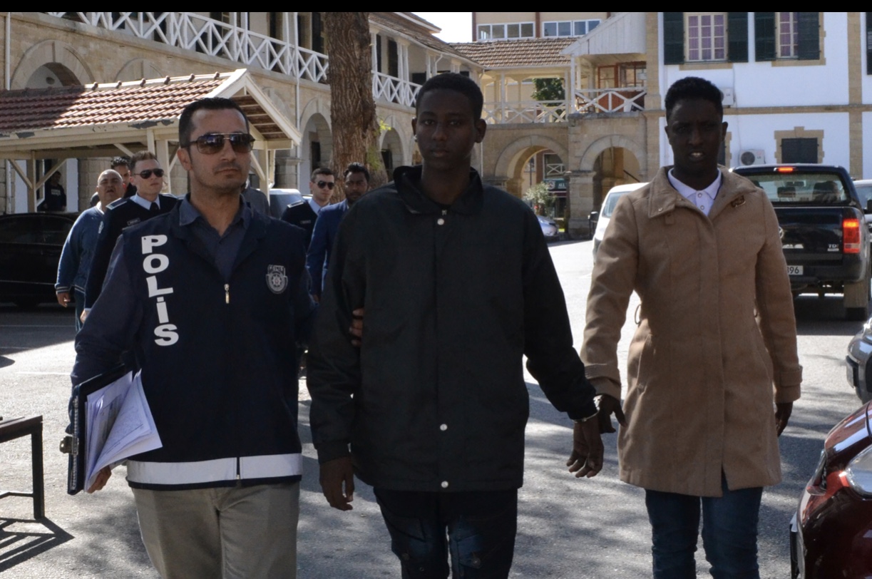 Güney'e kaçakları geçirirken yakalandılar