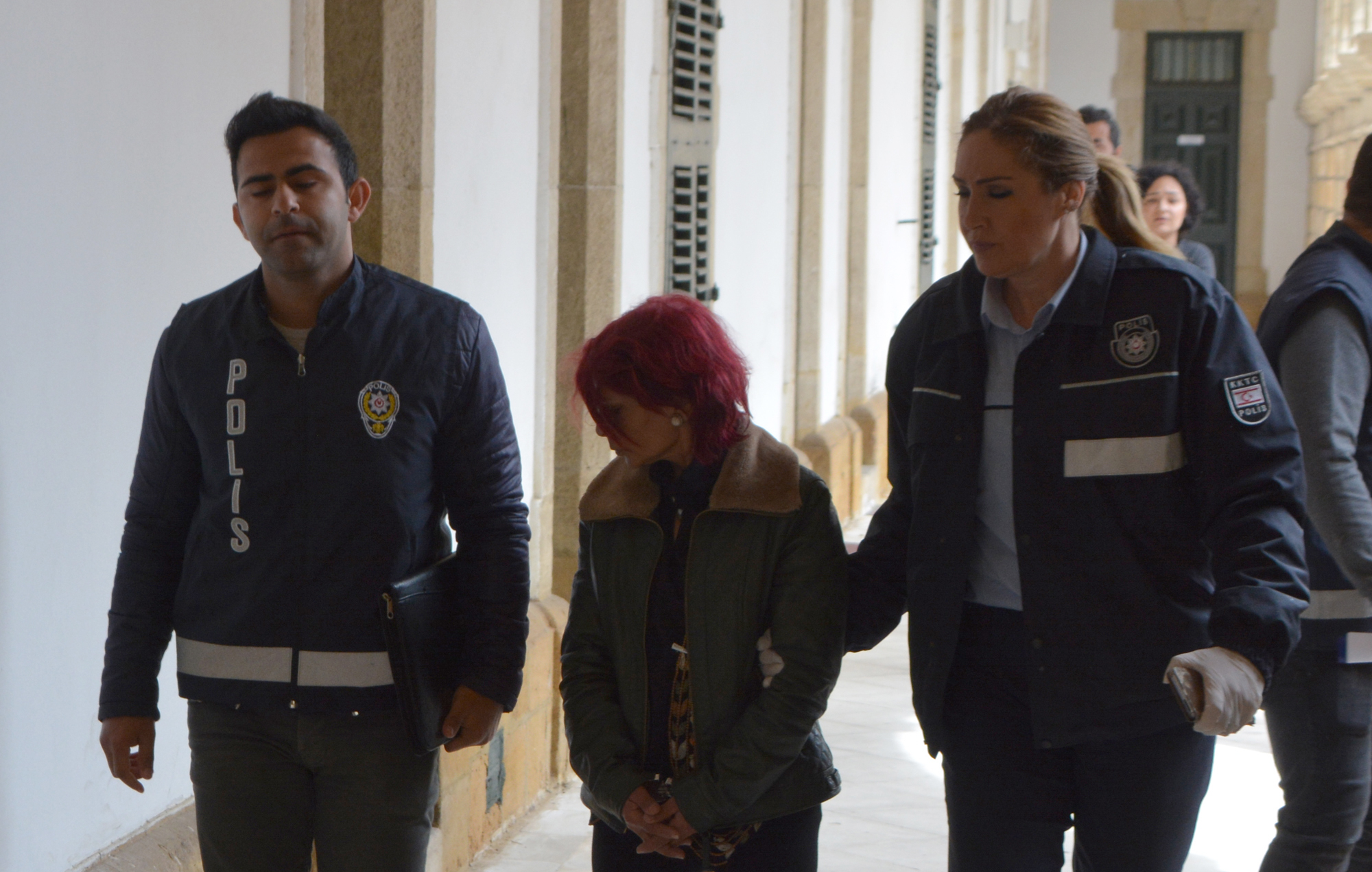 Oğlundan sonra annesi de tehditten tutuklandı: 'Hepinizi yakarım'