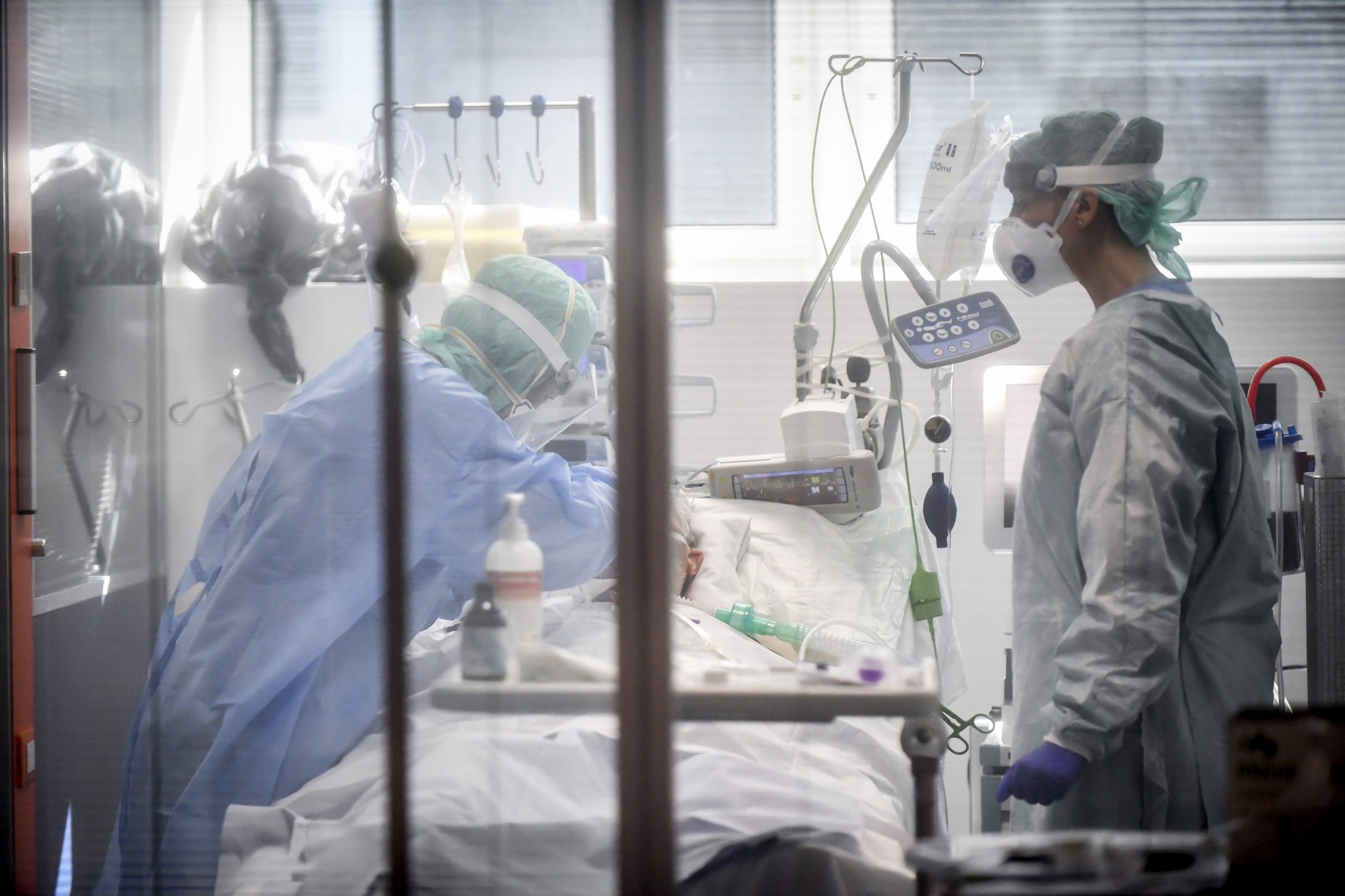 Virüsten ölenlerin yaş ortalamaları 66