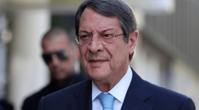 Anastasiadis'e test yapılıyor