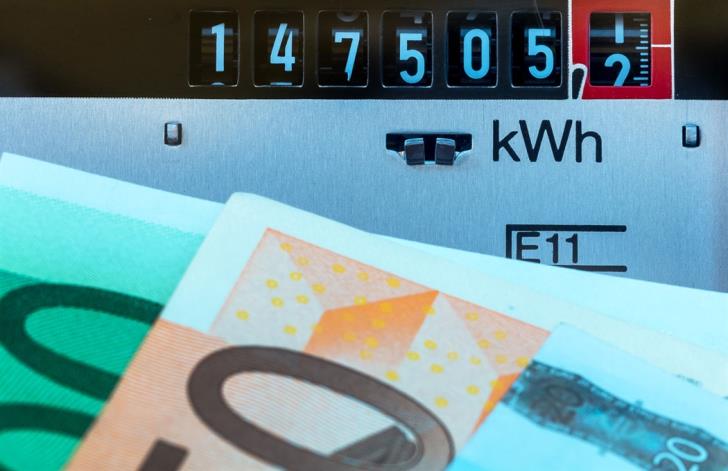 Rum kesiminde elektriğe iki aylığına yüzde 10 indirim yapıldı