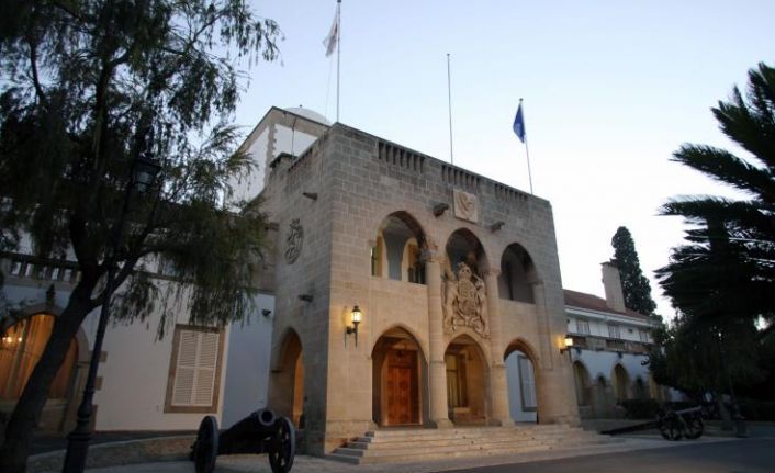 Geçiş kapılarıyla ilgili Rum Yönetimi'nin genelgesi değiştirildi