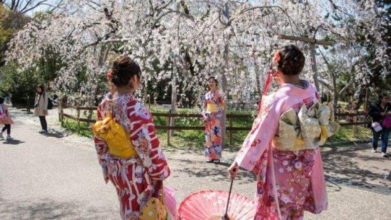 Japonya'da her eve iki maske: Yıkayıp yeniden kullanın