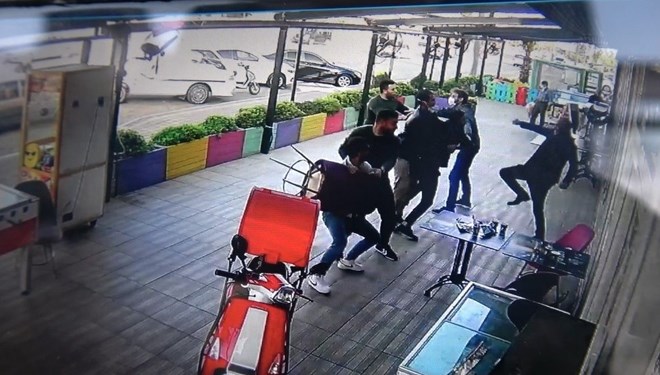Maske uyarısı yaptı, 4 kişinin saldırısına uğradı