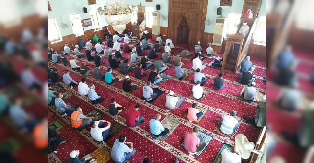 Salgını Sonrası İlk Kez Cuma Namazı Kılındı