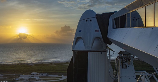 SpaceX'in ilk insanlı uçuşu ne zaman, saat kaçta yapılacak?