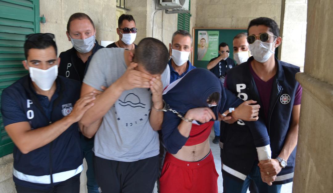 Önce dövdüler sonra paraları çaldılar