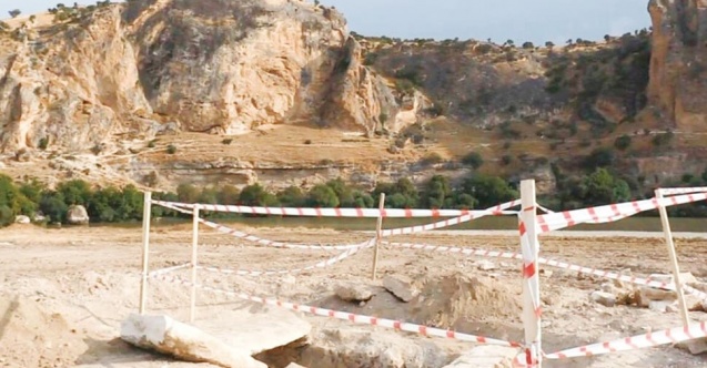Diri diri gömüldüğü mezardan kendi çabalarıyla çıkmayı başardı