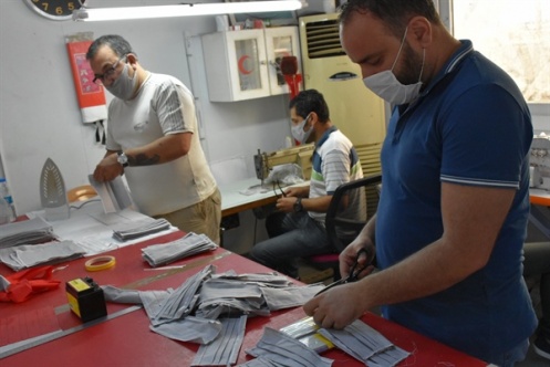 Girne Belediyesi kendi maskesini üretiyor