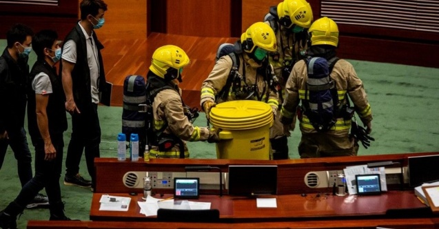 Hong Kong meclisinde Çin Milli Marşı tasarısı gerginliği