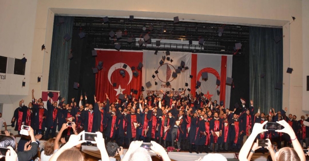 Kıbrıs'ta bir ilk: Online mezuniyet töreni