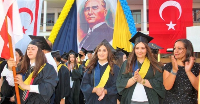Liselerde mezuniyet törenleri yapılıyor