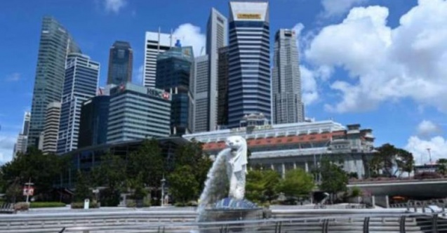 Singapur’da temas takip cihazı planları protesto ediliyor