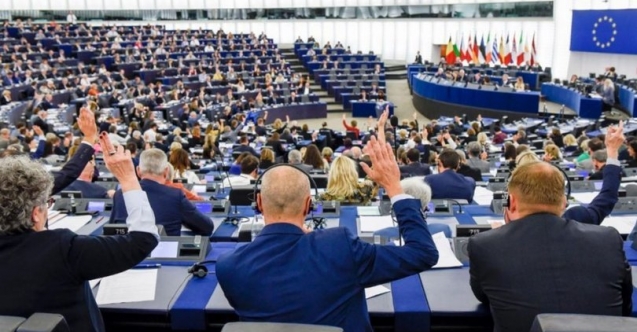 AP'de Türkiye'yi Nazi'ye benzettiler