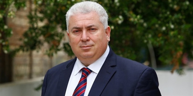 “Barış ve huzur içinde, sağlıklı bayramlar dileriz”