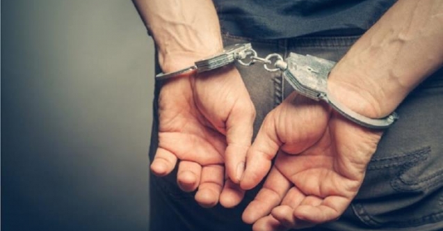 Sahte resmi evrakı düzenleme ve sahtekarlıkla para temini: 2 tutuklu, 1 kişi aranıyor