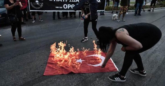 Yunanistan Dışişleri Bakanlığı'ndan Türk bayrağına yapılan küstah saldırıyla ilgili açıklama