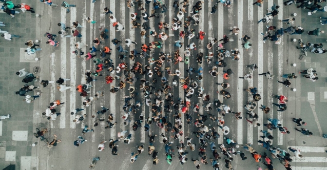 AB nüfusu tahmin edilenden daha fazla azalacak, doğurganlık oranı da hızlı düşecek