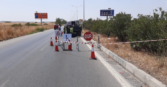 Sürücüler dikkat!  Her iki yönden gelen araçlar için trafik tek şeritten verilecek