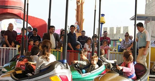 çarpışan arabaya çok çarptın kavgası: 4 yaralı