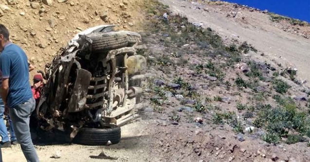 Öğretmenleri taşıyan araç uçuruma devrildi: 6 ölü