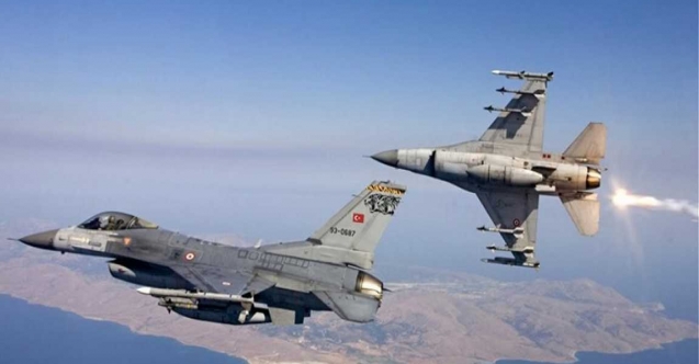Türk Yunan uçaklarından it dalaşı