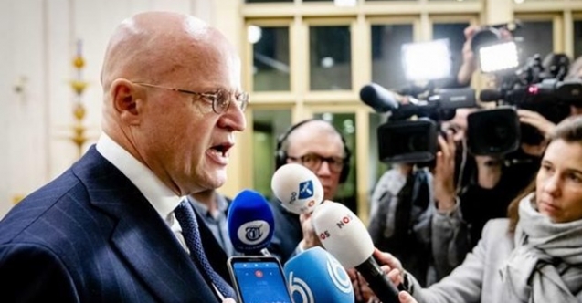 Hollandalı bakana 390 euroluk corona virüs cezası