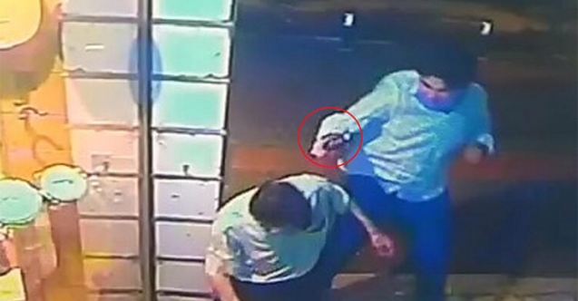 Kız arkadaşına dokundu diye öldürdü