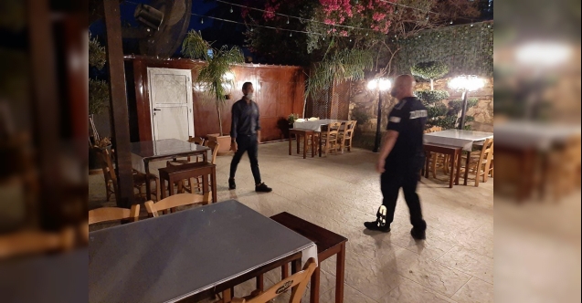 Meyhanelerde in cin top oynuyor