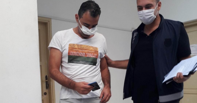 Sevgilisinin aracını kasten ağaca çarptı!