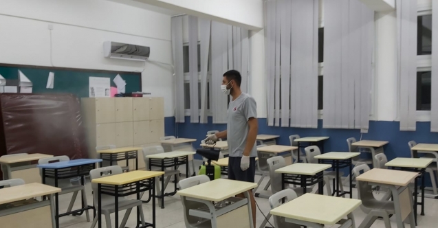 Girne Belediyesi, cumhurbaşkanlığı seçimi sonrası bölgedeki tüm okulları dezenfekte etti