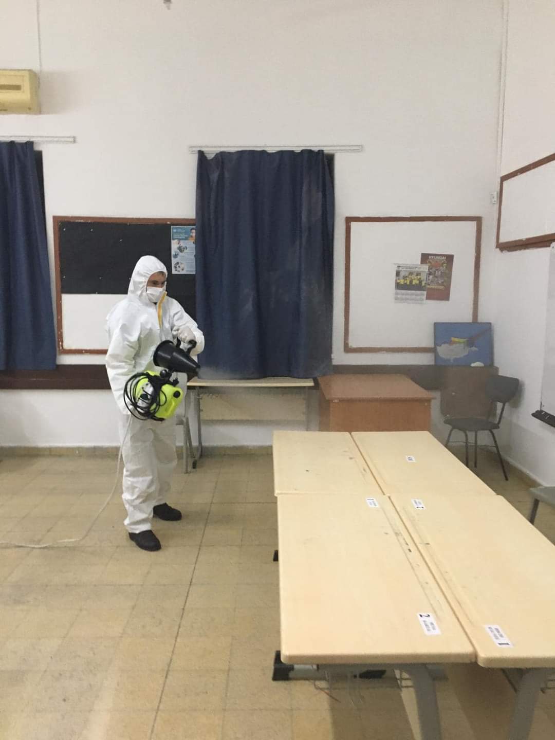 Lefkoşa’daki sandık merkezleri dezenfekte edildi