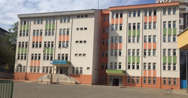 Öğretmen ve öğrenci pozitif çıktı, 30 öğrenci karantinada