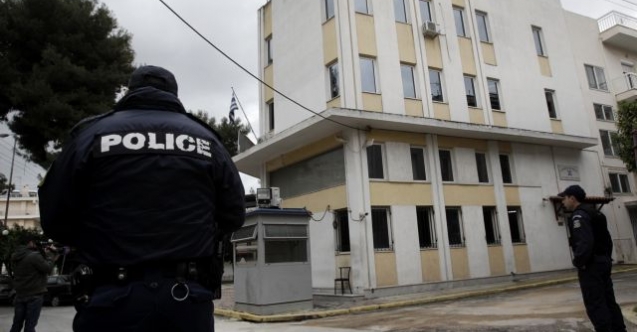 Rum polisi uyuşturucudan tutuklandı
