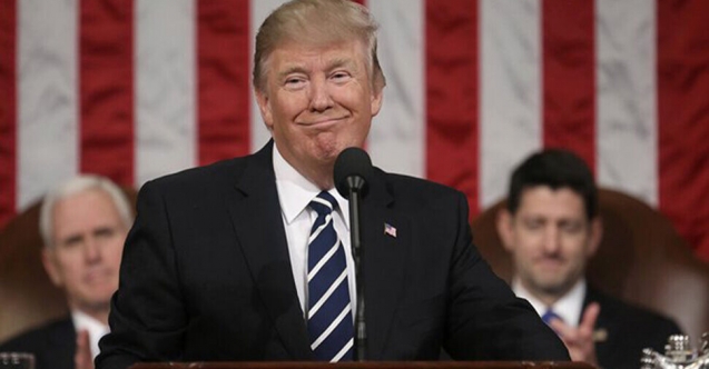 Trump: Maske takan da hastalığa yakalanıyor