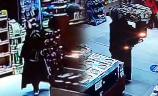 Tuvalette doğum yapıp, bebeği çöpe attı!