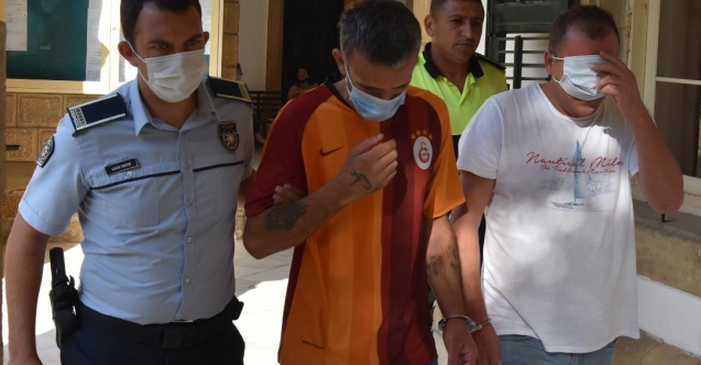 Yurt dışına çıkışı yasaklandı