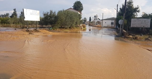 Bazı yollar yağış nedeniyle kapandı!