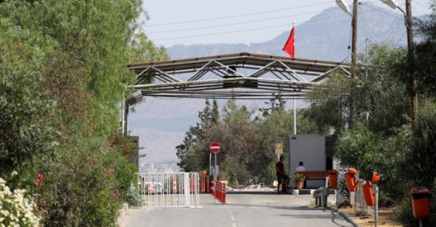 KKTC ile Güney Kıbrıs arasındaki geçişler yüzde 70 azaldı