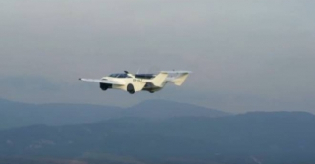 Uçan araba 'Aircar' deneme uçuşunu başarıyla tamamladı