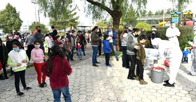 22 öğretmen ve 129 öğrenci temaslı