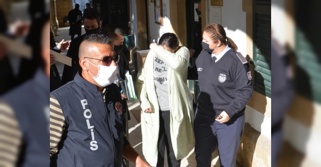 Hücrenin penceresine uyuşturucu bırakırken yakalandılar