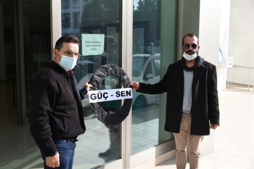 Kamu Hizmeti Komisyonu’na siyah çelenk