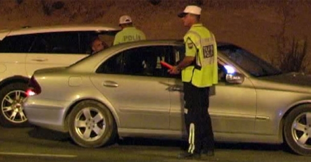 POLİS GÖZ AÇTIRMADI.... 5 ARAÇ TRAFİKTEN MEN EDİLDİ