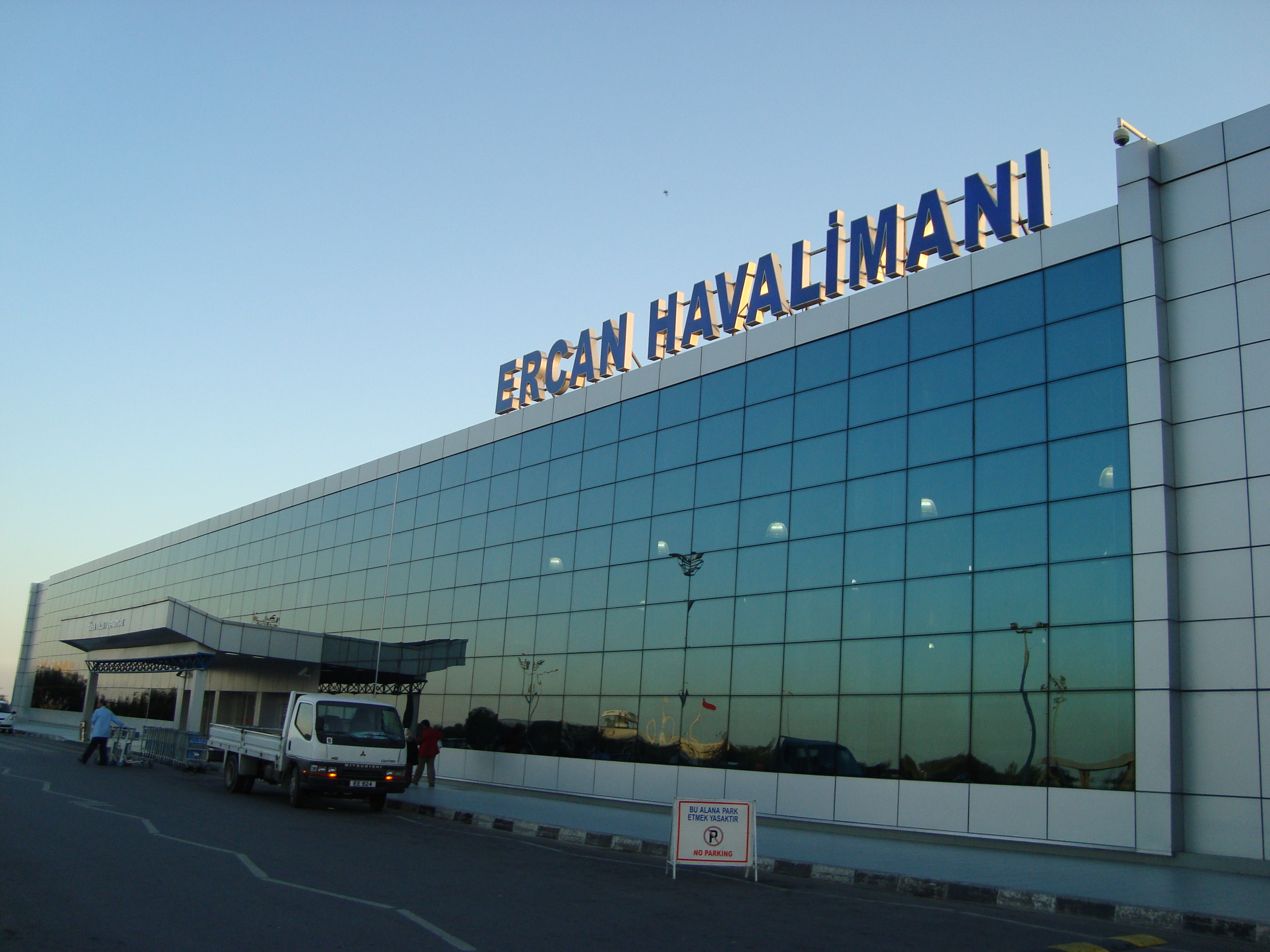 Korona, Ercan’a da sıçradı: 2 kişi pozitif